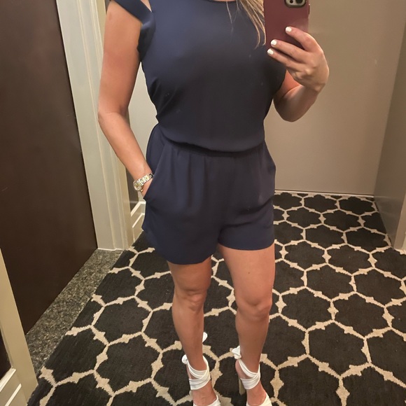 Bcbg navy blue romper. Never worn - Picture 4 of 13